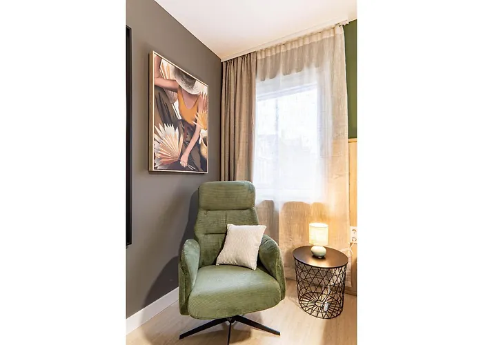 Be Serviced Aparthotel 3*