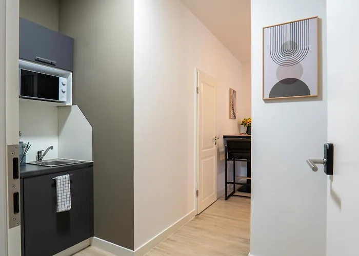 Be Serviced Aparthotel