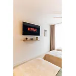 Be Serviced Aparthotel 3*