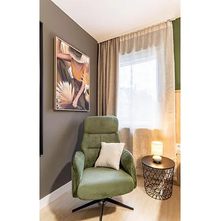 Be Serviced Hotel apartamentowy 3*