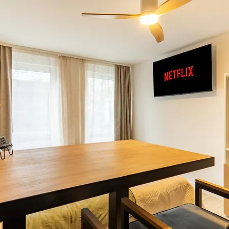 Aparthotel Be Serviced